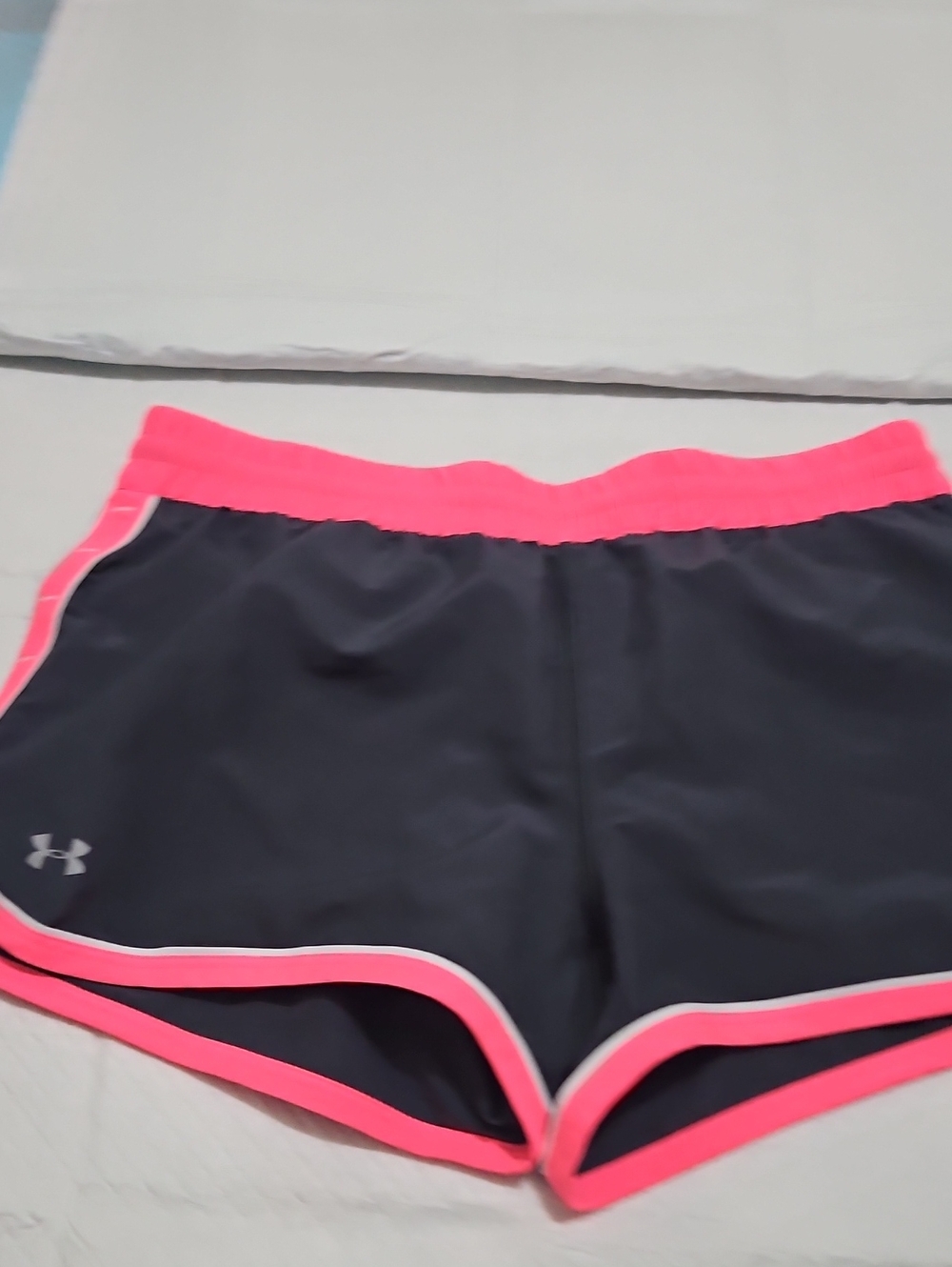 Under Armour Women's Black Athletic Shorts with Neon Pink Trim Sz Sm/P/P